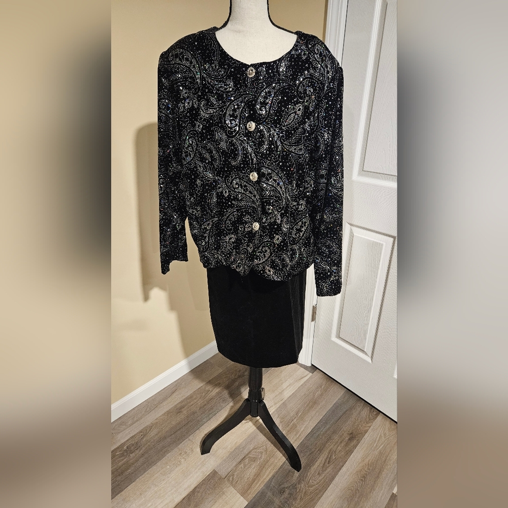 Chic Black Velvet Paisley Women's Suit